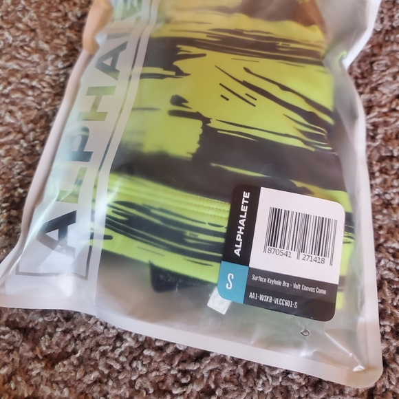 Alphalete Keyhole Set - Picture 9 of 12